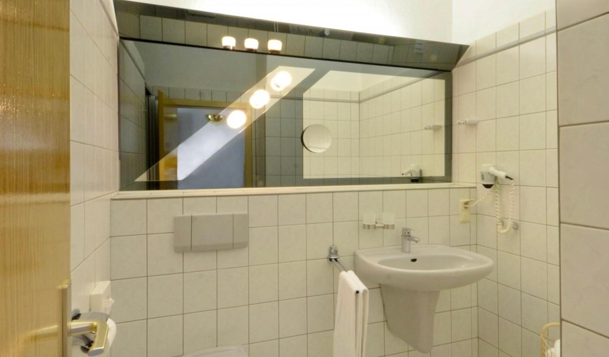 Land-Gut-Hotel Barbarossa Kelbra Exteriör bild
